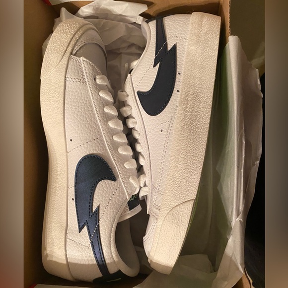 brand new never been worn nike blazer low 77. Split Swoosh Aquamarine (GS. - Picture 3 of 7